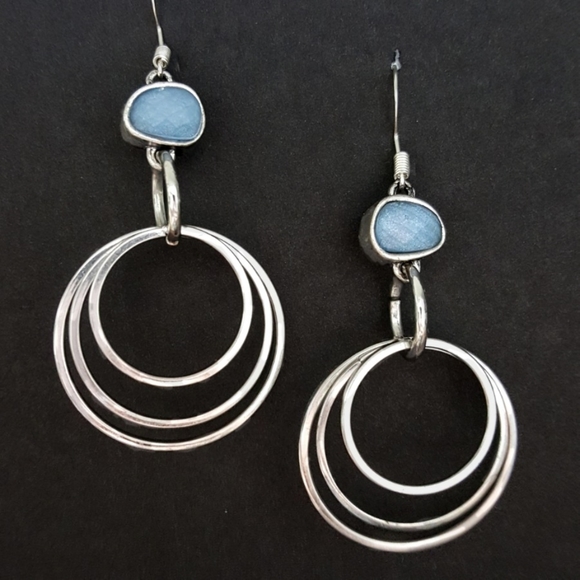 Pretty Triple Ring & Gem Earrings - Picture 1 of 3
